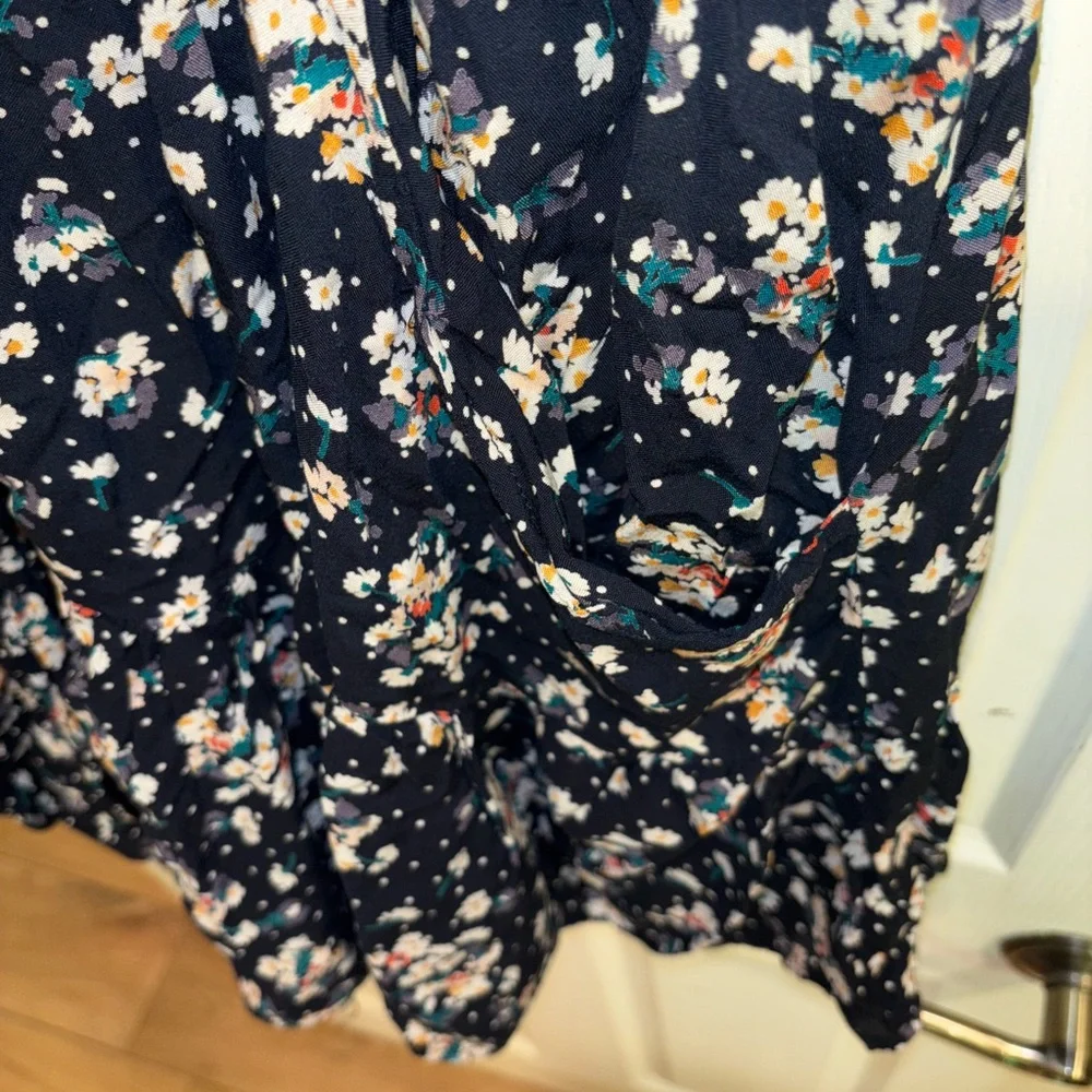 Floral Sleeveless Dress with pocket detail - Picture 2 of 3